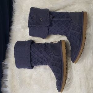 GUC UGG boots. Women's 6. Blue.